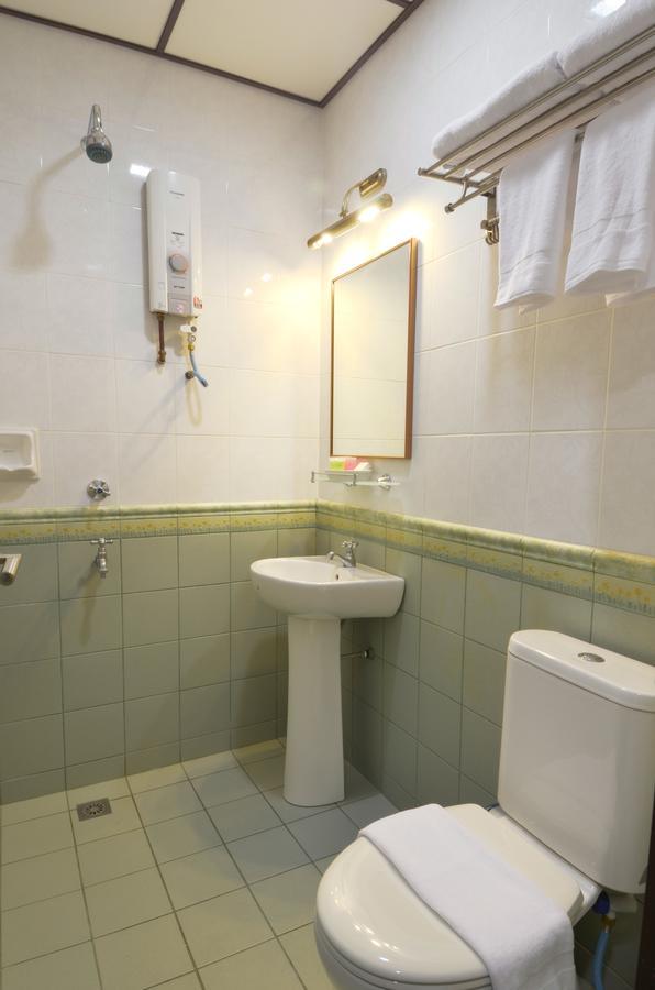 Hotel Kooler Inn Kota Kinabalu Exteriör bild